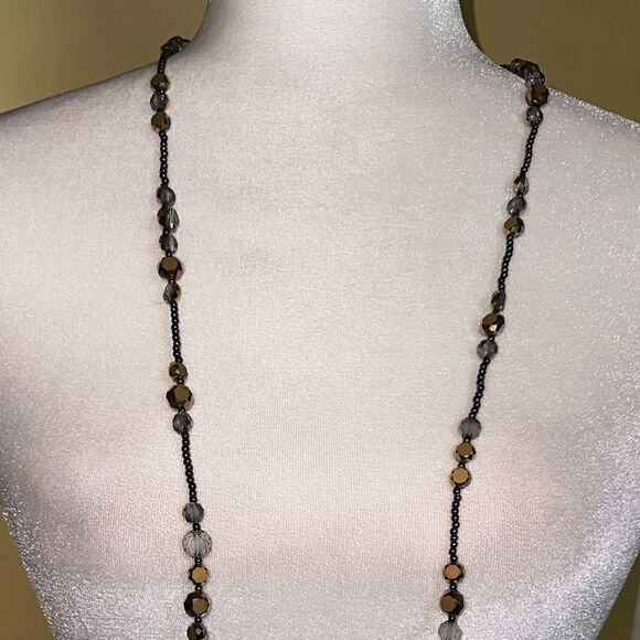 NWTs Long Beaded Necklace - Picture 2 of 3